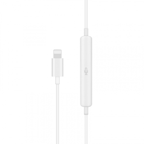 l7-original-series-lightning-earphone-port