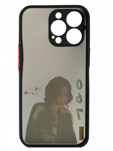 Накладка задняя для iPhone 13 Pro, "Игра в кальмара, персонаж 067", защита камеры, цветные края, чёрный