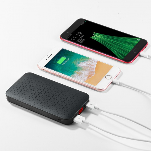 j29a-cool-square-10000-mobile-power-bank-charging
